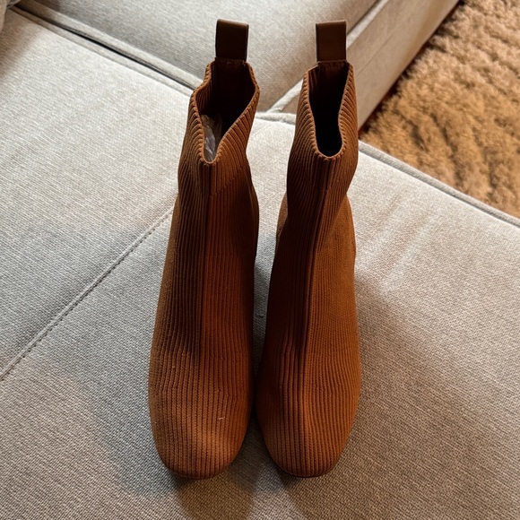 Everlane The Glove Boots In Toffee - Picture 6 of 7